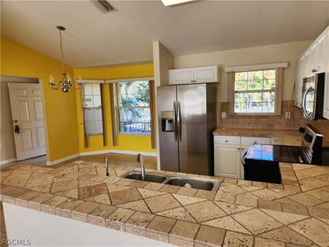 245 David Ave, Lehigh Acres FL - photo 6 of 18
