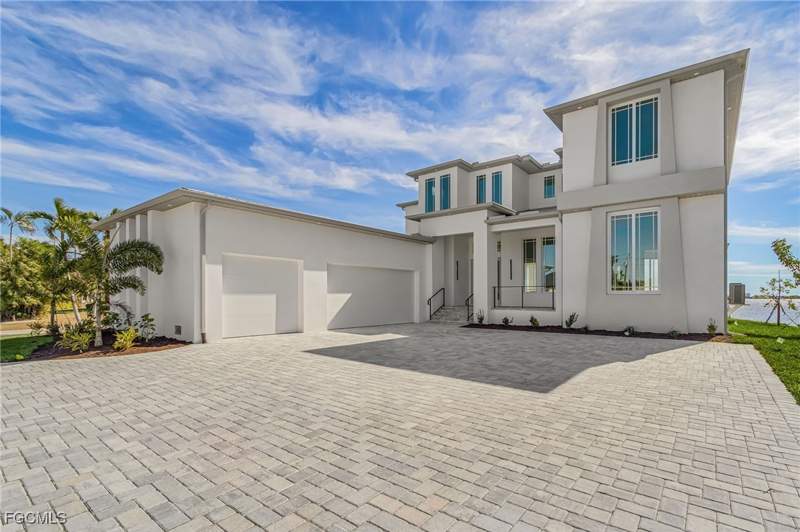 4 bedroom SingleFamilyResidence at 606 Coral Dr, Cape Coral, Cape Coral — photo 2