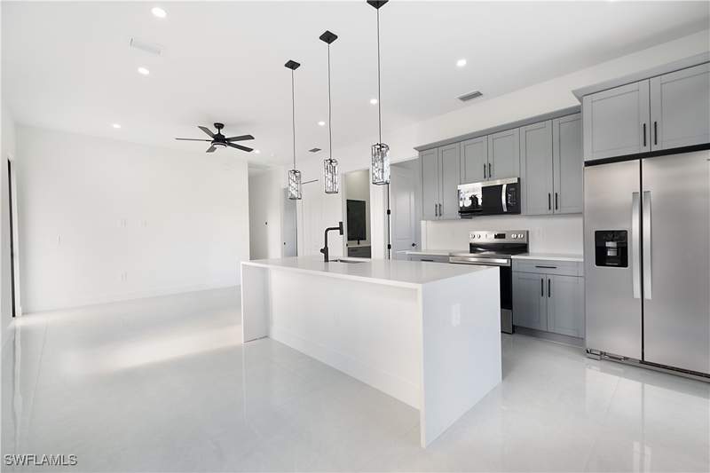3 bedroom SingleFamilyResidence at 134 Bremen Ave S, Lehigh Acres, Lehigh Acres — photo 5