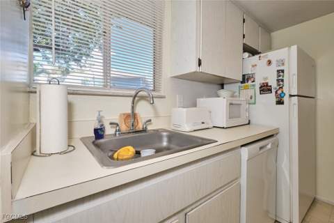 3350 Alouette Cir 1, Fort Myers FL - photo 15 of 35