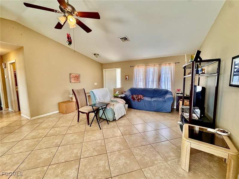 3 bedroom SingleFamilyResidence at 214 NE 9th Ct, Cape Coral, Cape Coral — photo 1