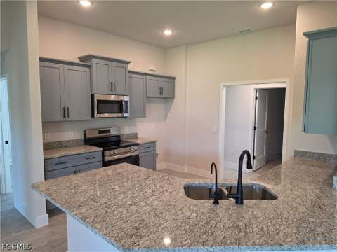 2814 NW 7th Ter, Cape Coral FL - photo 17 of 27