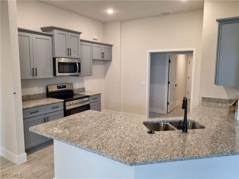 4 bedroom SingleFamilyResidence at 2814 NW 7th Ter, Cape Coral, Cape Coral — photo 3