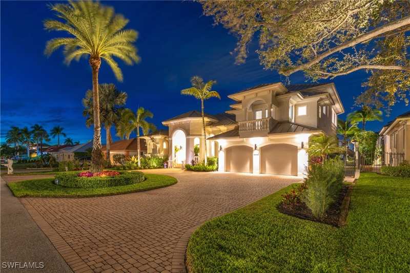 4 bedroom SingleFamilyResidence at 447 Egret Ave, Conners, Naples — photo 1