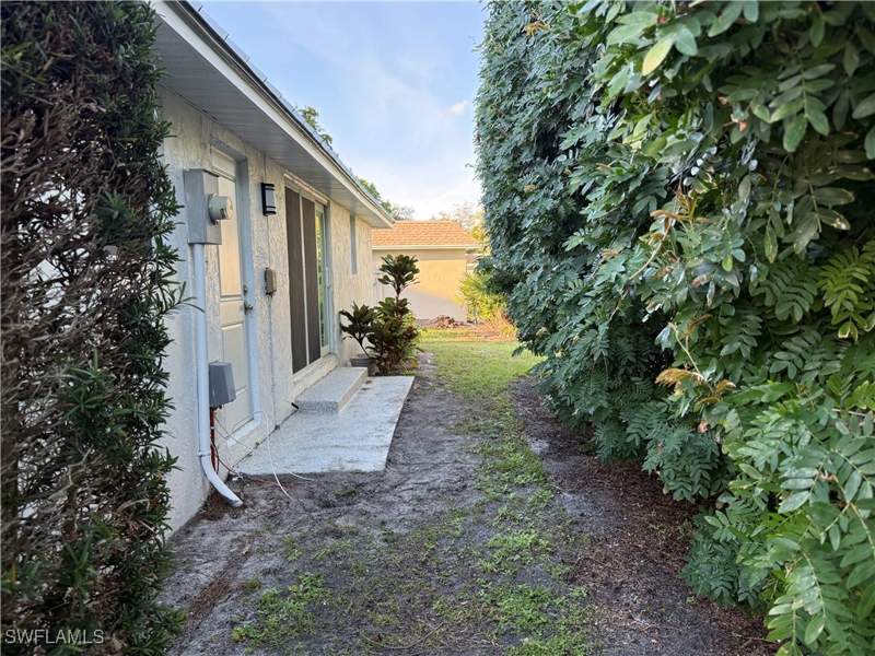 2 bedroom SingleFamilyResidence at 310 Carnaby Ct, Royal Arms Villas, Naples — photo 3