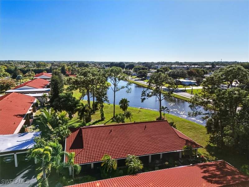2 bedroom Attached at 2031 Pine Isle Ln 2031, Boca Ciega Manor, Naples — photo 3
