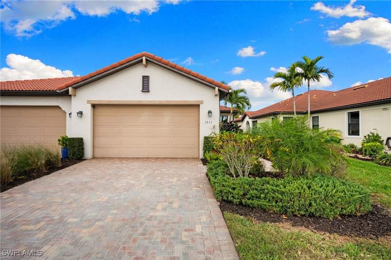 2 bedroom Attached at 1511 Oceania Dr S, Artesia, Naples — photo 3