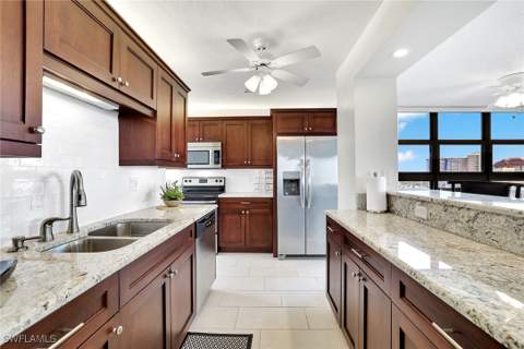 260 Seaview Ct 906, Marco Island FL - photo 11 of 37