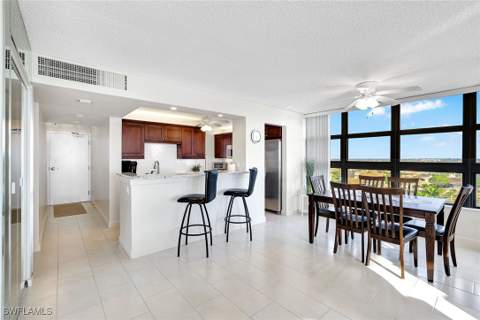 260 Seaview Ct 906, Marco Island FL - photo 16 of 37