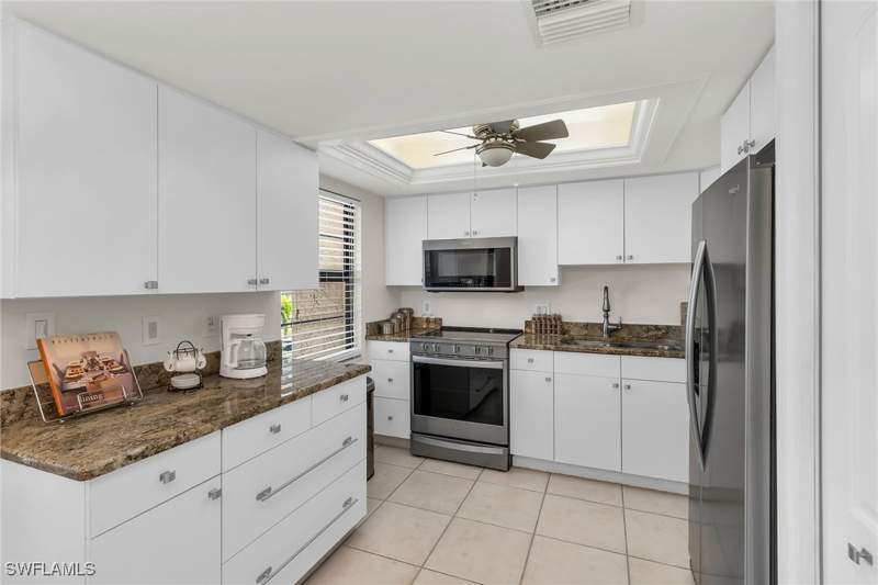 2 bedroom Townhouse at 1100 Swallow Ave A106, Town House Square, Marco Island — photo 3