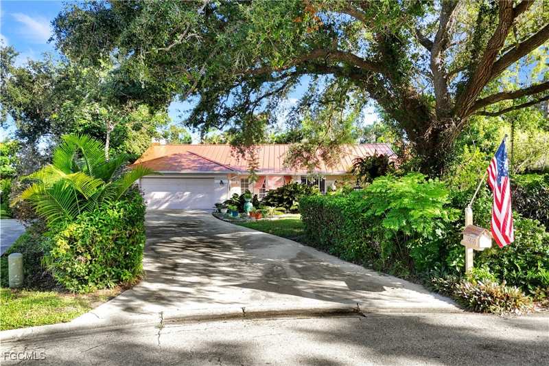 3 bedroom SingleFamilyResidence at 15830 Gleneagle Ct, McGregor Woods, Fort Myers — photo 1
