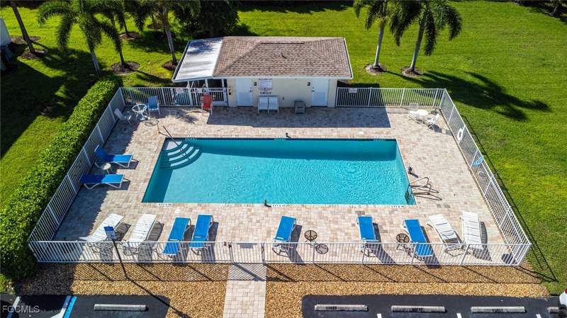 3 bedroom Townhouse at 13135 Broadhurst Loop 601, Enclave At Cypress Lake Condo, Fort Myers — photo 2