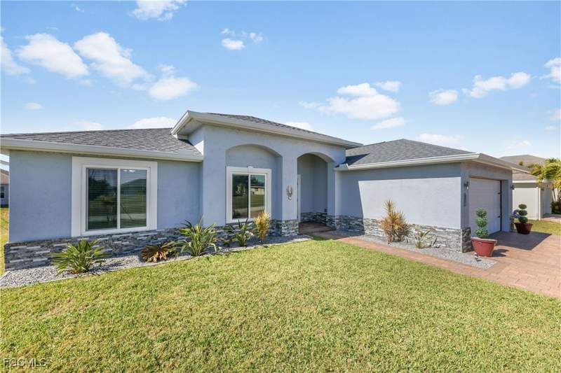 3 bedroom SingleFamilyResidence at 214 NW 25th Ave, Cape Coral, Cape Coral — photo 2