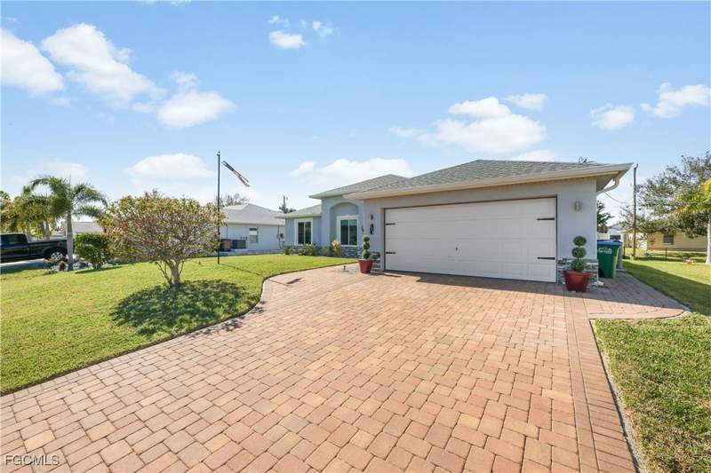 3 bedroom SingleFamilyResidence at 214 NW 25th Ave, Cape Coral, Cape Coral — photo 3