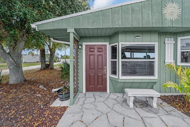 2 bedroom SingleFamilyResidence at 1083 Sunset Strip, Moore Haven, Moore Haven — photo 5