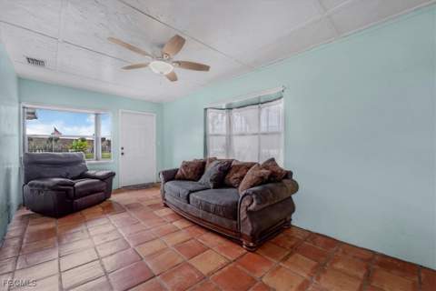1083 Sunset Strip, Moore Haven FL - photo 6 of 48