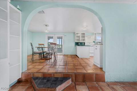 1083 Sunset Strip, Moore Haven FL - photo 9 of 48