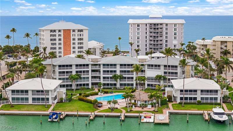 1 bedroom Condominium at 2800 Gulf Shore Blvd N 100, Gulf Bay Apartments, Naples — photo 1