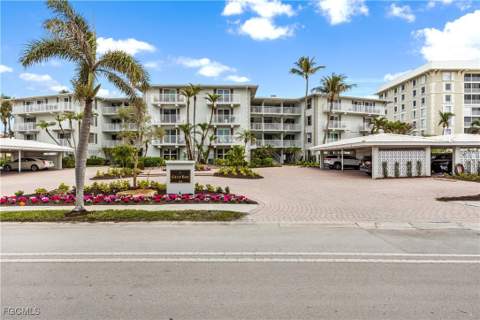 2800 Gulf Shore Blvd N 100, Naples FL - photo 10 of 12