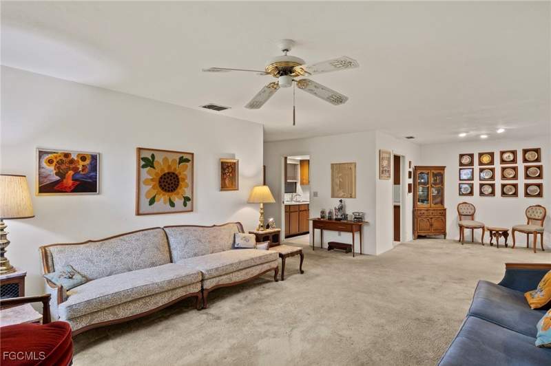 3 bedroom Attached at 5665 Arvine Cir, Whiskey Creek Village Green, Fort Myers — photo 5