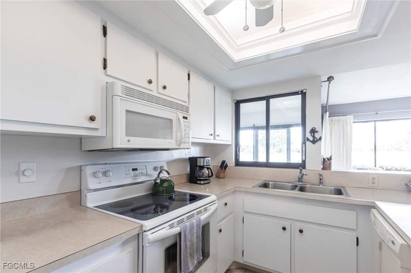 3 bedroom Condominium at 5665 Trailwinds Dr 615, Baltusrol Village, Fort Myers — photo 5