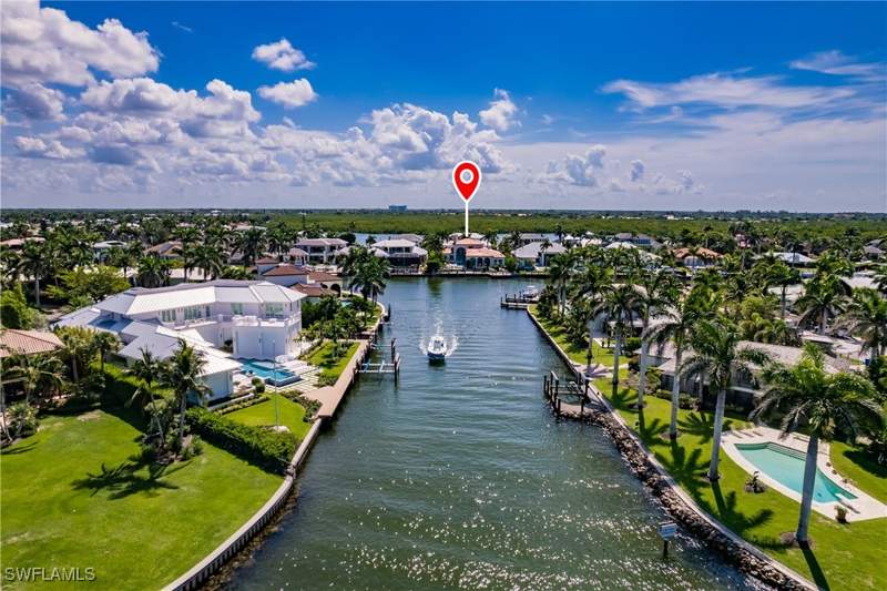 4 bedroom SingleFamilyResidence at 2450 Tarpon Rd, Royal Harbor, Naples — photo 2
