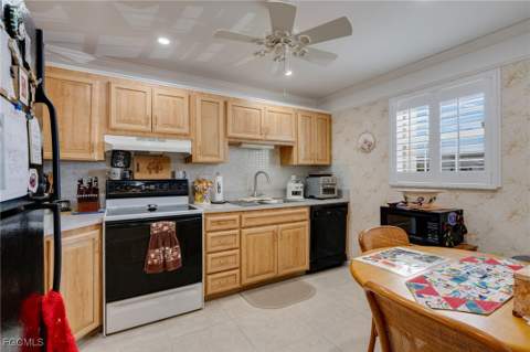 1505 Myerlee Country Club Blvd 2V, Fort Myers FL - photo 11 of 35