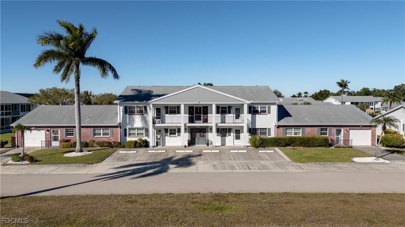 2 bedroom Condominium at 1505 Myerlee Country Club Blvd 2V, Cypress Lakes Manor South, Fort Myers — photo 3