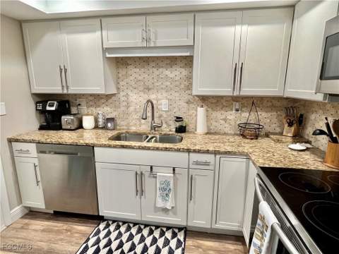 220 Seaview Ct 504, Marco Island FL - photo 10 of 29