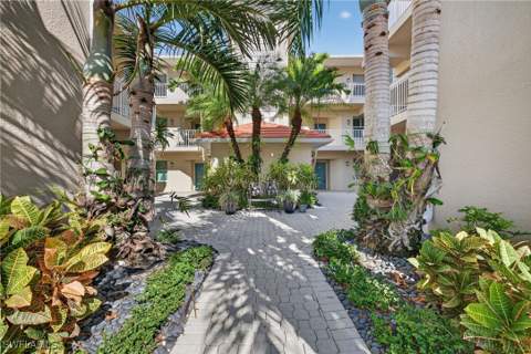3522 Haldeman Creek Dr 4-121, Naples FL - photo 24 of 44