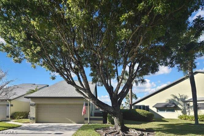 3 bedroom Attached at 2301 McGregor Park Cir, McGregor Park Condo, Fort Myers — photo 2