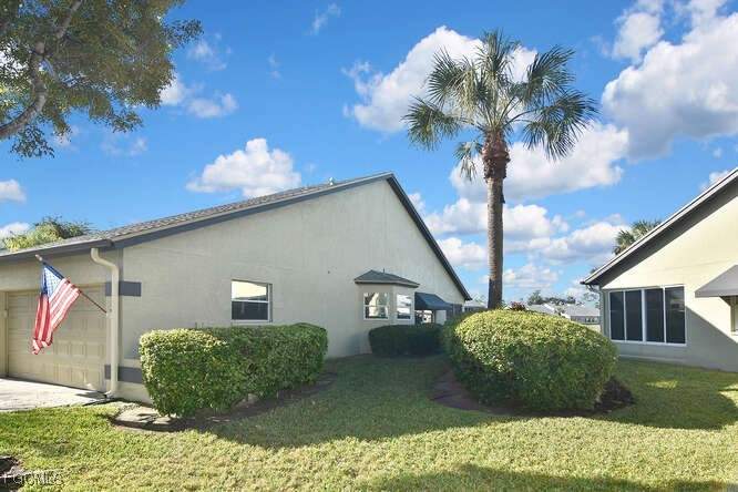 3 bedroom Attached at 2301 McGregor Park Cir, McGregor Park Condo, Fort Myers — photo 3