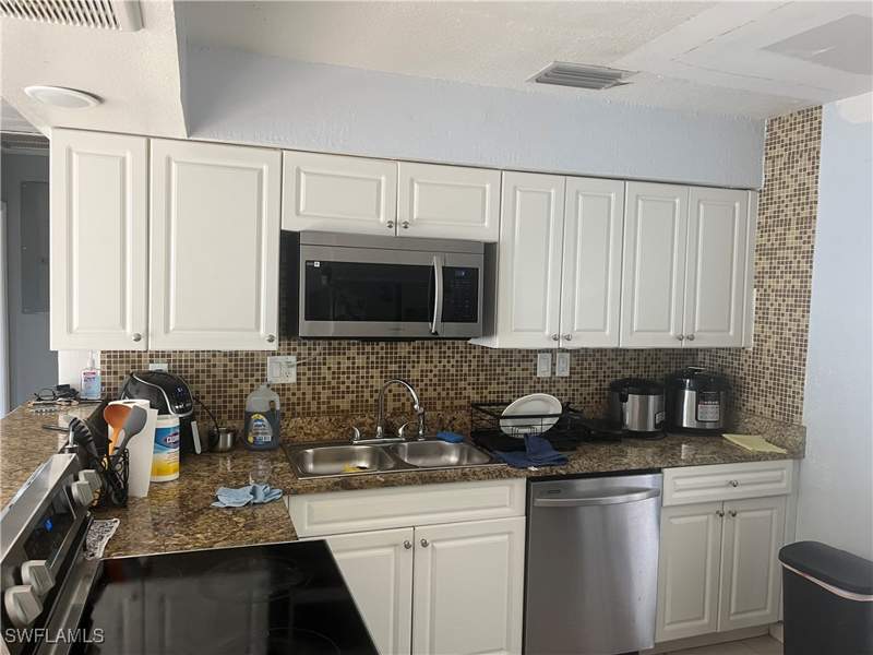 4 bedroom SingleFamilyResidence at 101 E Jersey Rd, Lehigh Acres, Lehigh Acres — photo 3