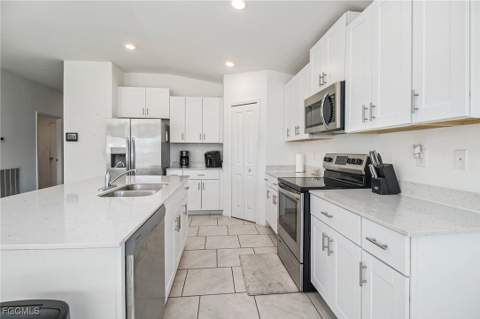4054 San Clemente Ct, North Fort Myers FL - photo 10 of 26