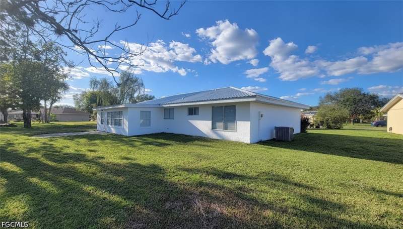 3 bedroom SingleFamilyResidence at 4008 Rye Ct, Port Labelle, Labelle — photo 2