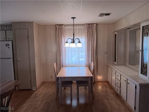 610 Friendly Pl, North Fort Myers FL - photo 11 of 17