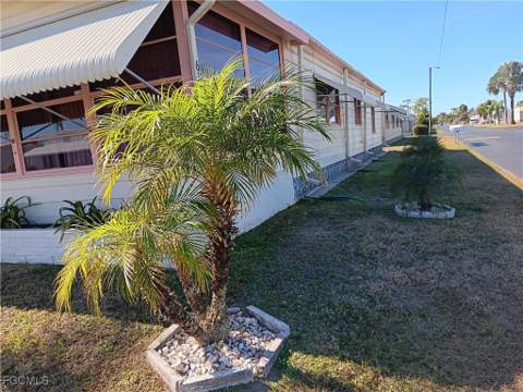 610 Friendly Pl, North Fort Myers FL - photo 14 of 17