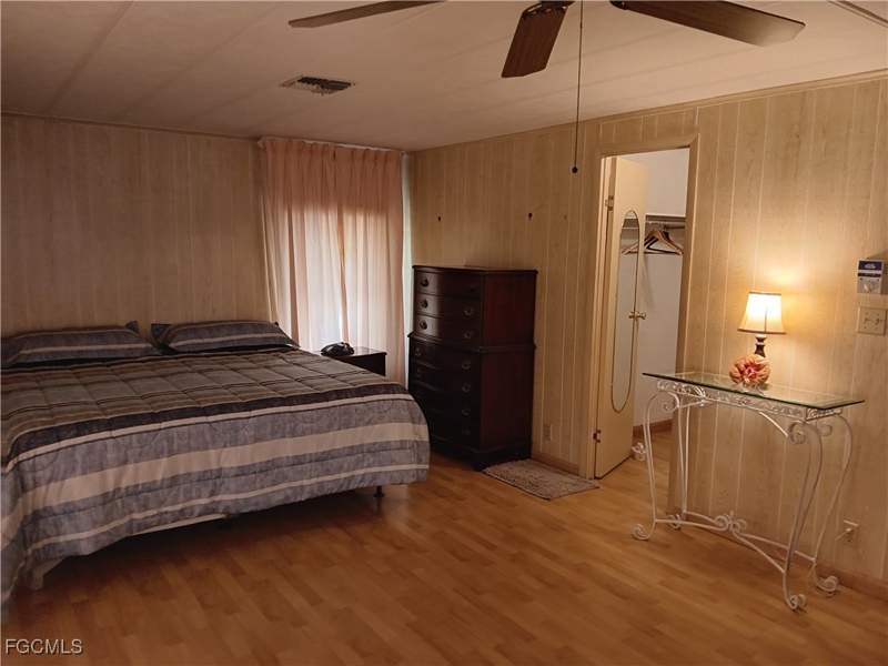2 bedroom ManufacturedHome at 610 Friendly Pl, Lazy Days Mobile Village, North Fort Myers — photo 2