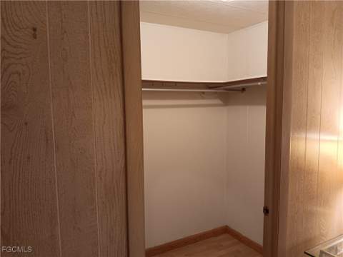 610 Friendly Pl, North Fort Myers FL - photo 7 of 17