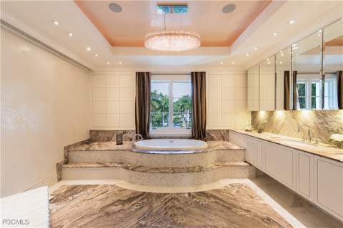 1240 Coconut Dr, Fort Myers FL - photo 16 of 50