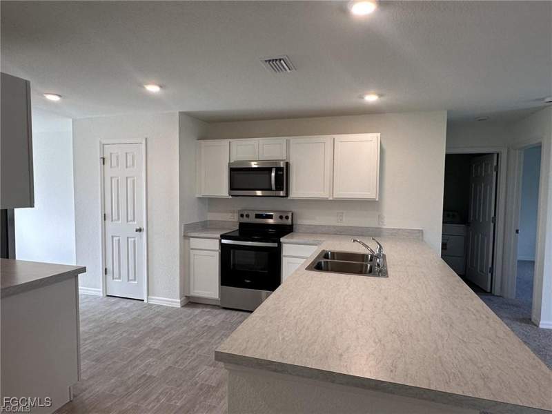 3 bedroom SingleFamilyResidence at 3206 NE 14th PL, CAPE CORAL, Cape Coral — photo 2