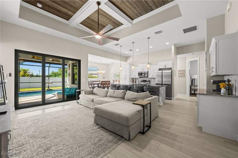 3 bedroom SingleFamilyResidence at 624 NW 2nd Ter, Cape Coral, Cape Coral — photo 2