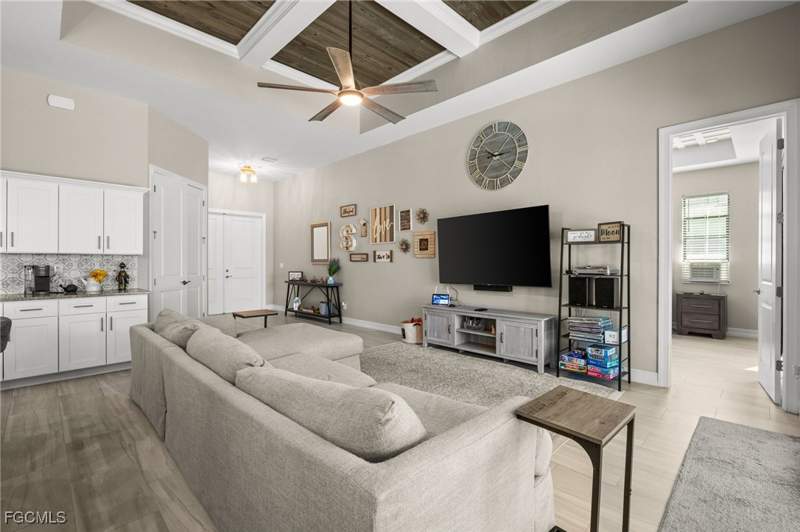 3 bedroom SingleFamilyResidence at 624 NW 2nd Ter, Cape Coral, Cape Coral — photo 4