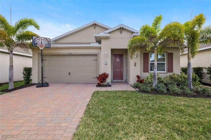 2 bedroom SingleFamilyResidence at 836 Heather Lake Ave, Stonewater, Cape Coral — photo 2