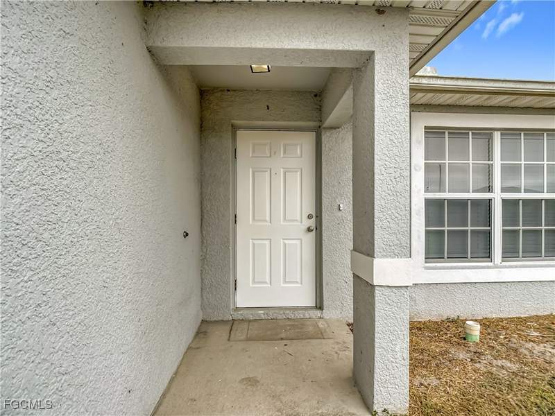 3 bedroom SingleFamilyResidence at 4034 29th St SW, Lehigh Acres, Lehigh Acres — photo 2