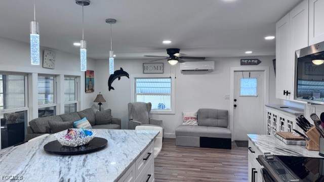 2 bedroom ManufacturedHome at 5524 Ben Franklin Ln, Old Bridge Village, North Fort Myers — photo 4