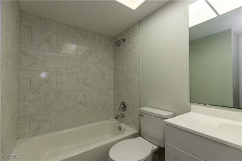 1104 SE 8th St 7, Cape Coral FL - photo 8 of 19