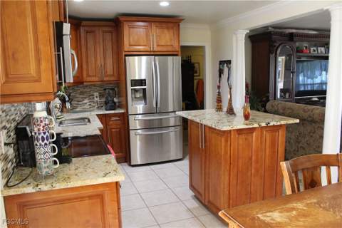679 Canal Dr, North Fort Myers FL - photo 17 of 35
