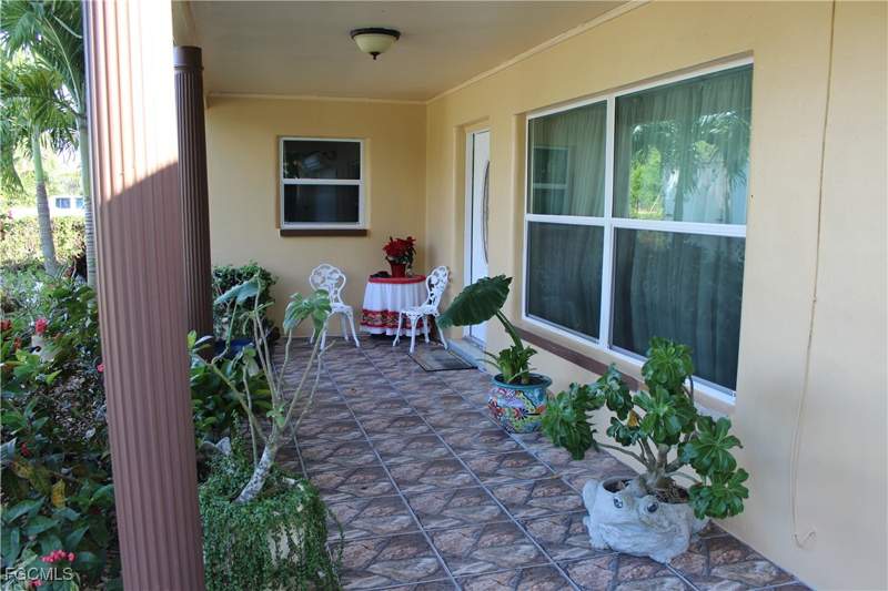4 bedroom SingleFamilyResidence at 679 Canal Dr, Edgewaters Gardens, North Fort Myers — photo 3
