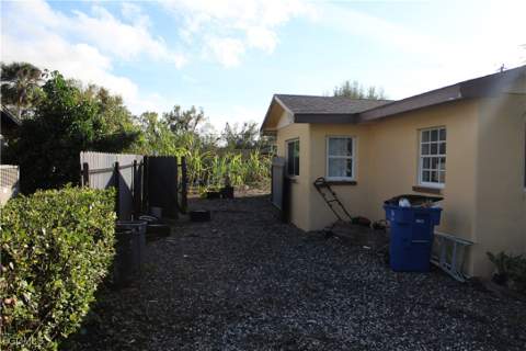 679 Canal Dr, North Fort Myers FL - photo 6 of 35